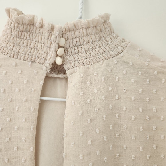 Day after day cream blouse. - Picture 8 of 8